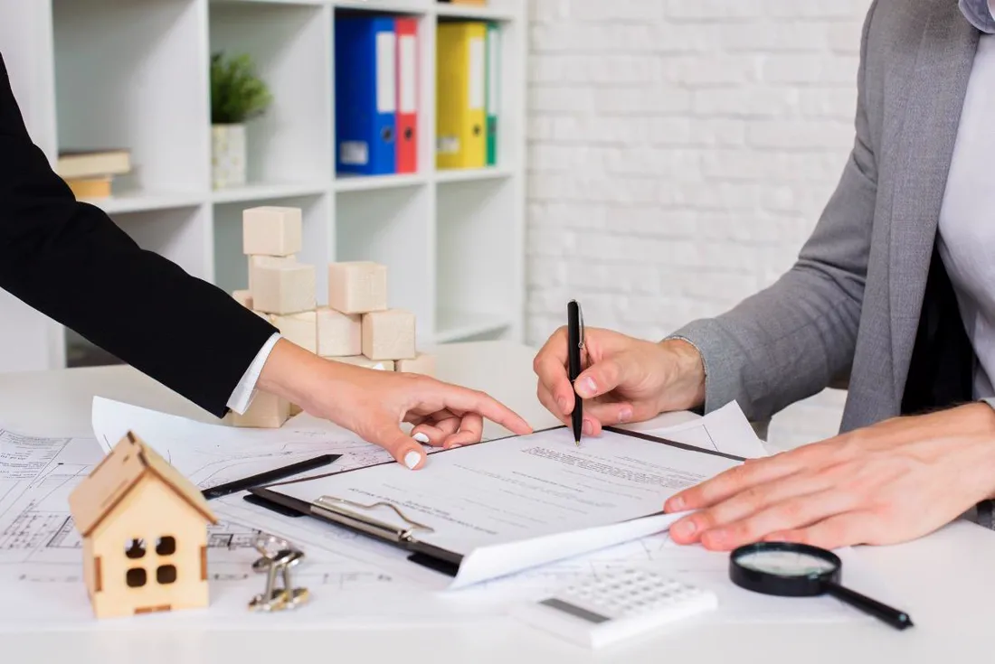 Cosa deve contenere un contratto di vendita immobiliare svizzero?