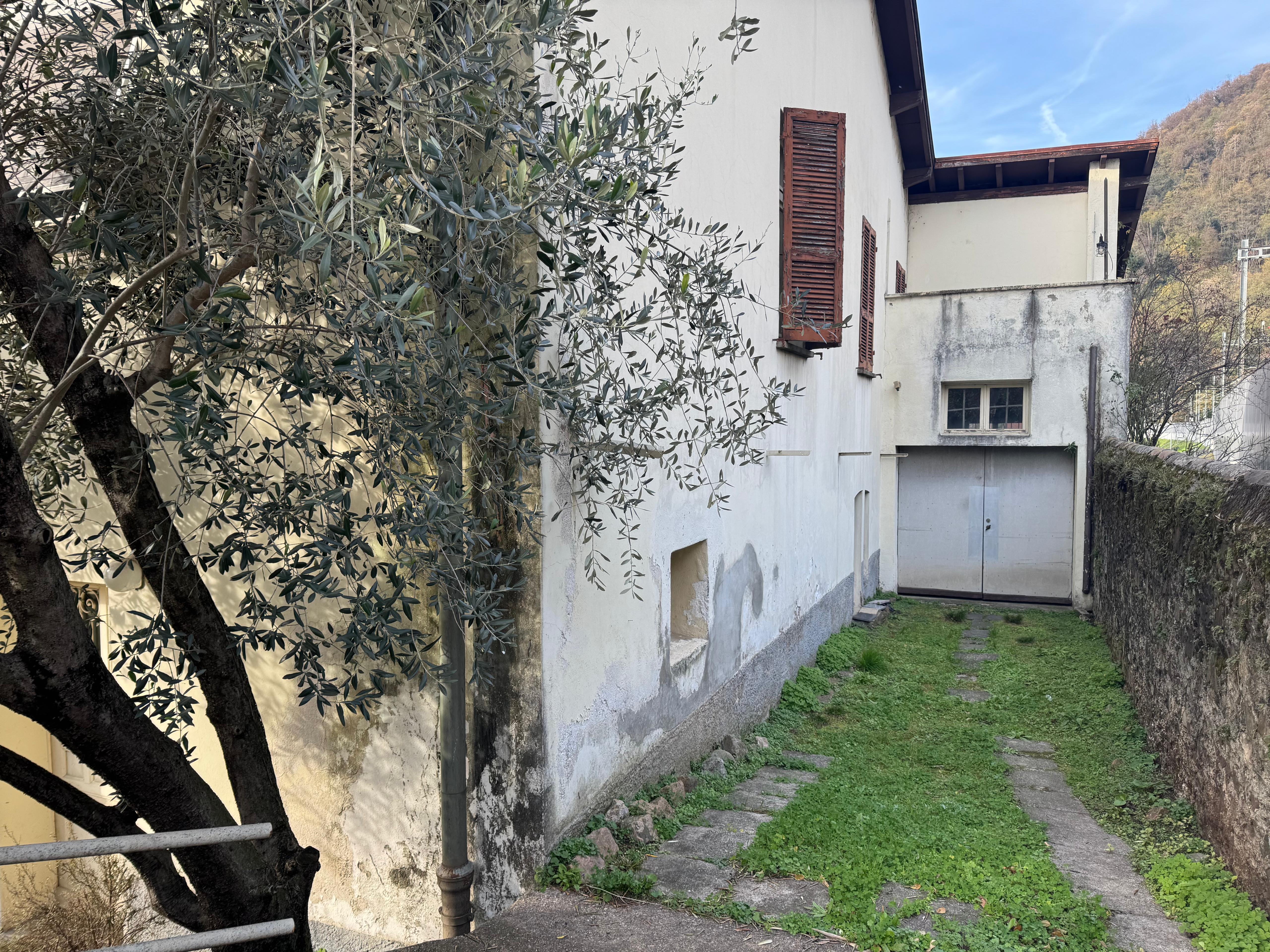 Palazzo a reddito a Maroggia