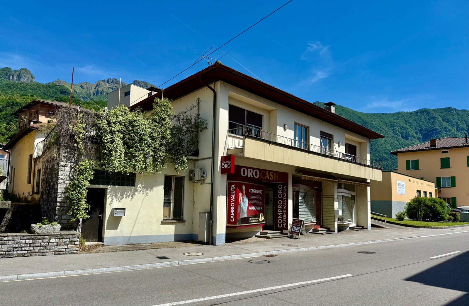 Palazzo a reddito a Maroggia