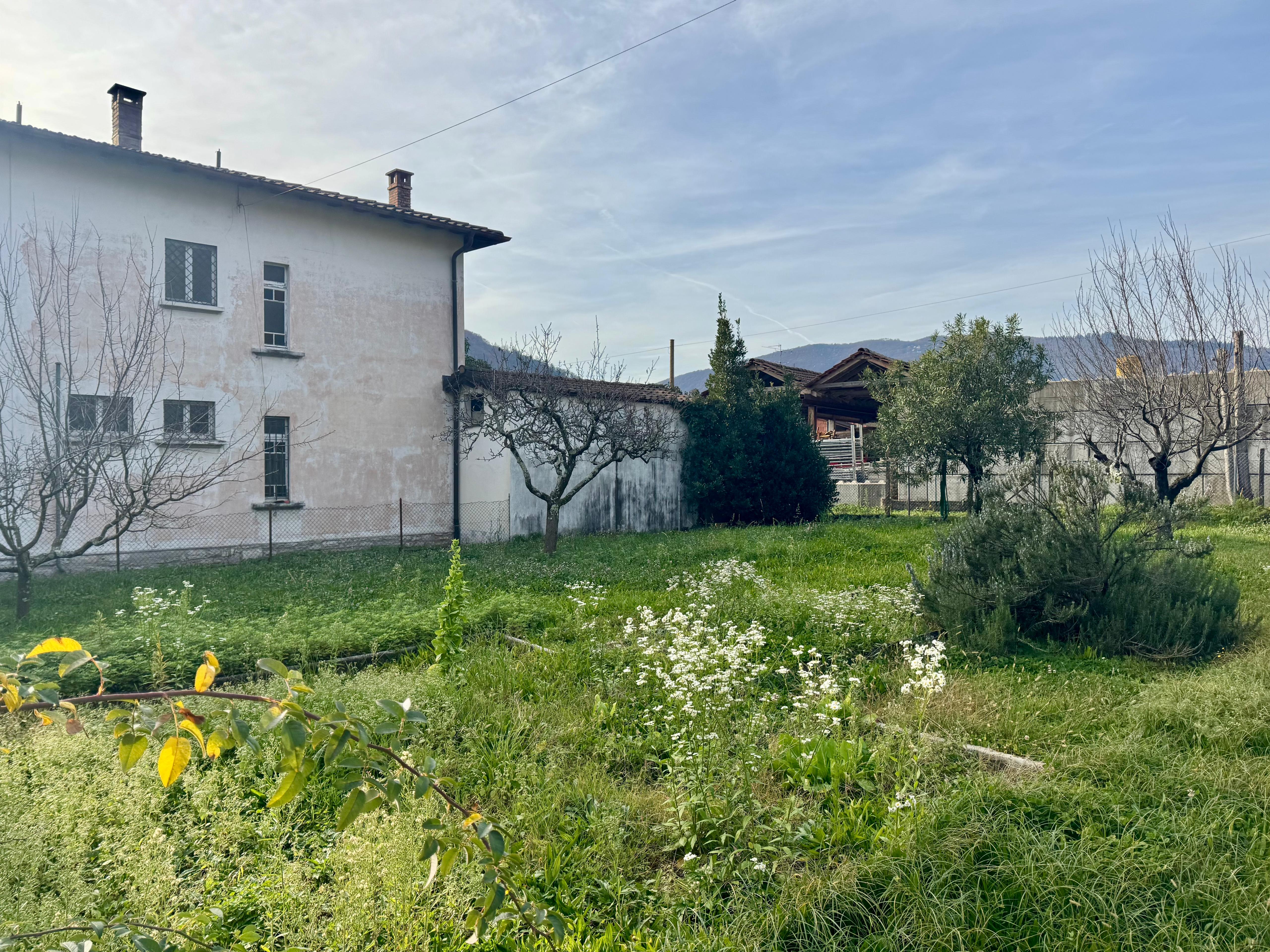 Terreno edificabile a Maroggia